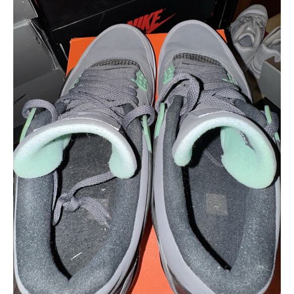 Athletic_Shoes